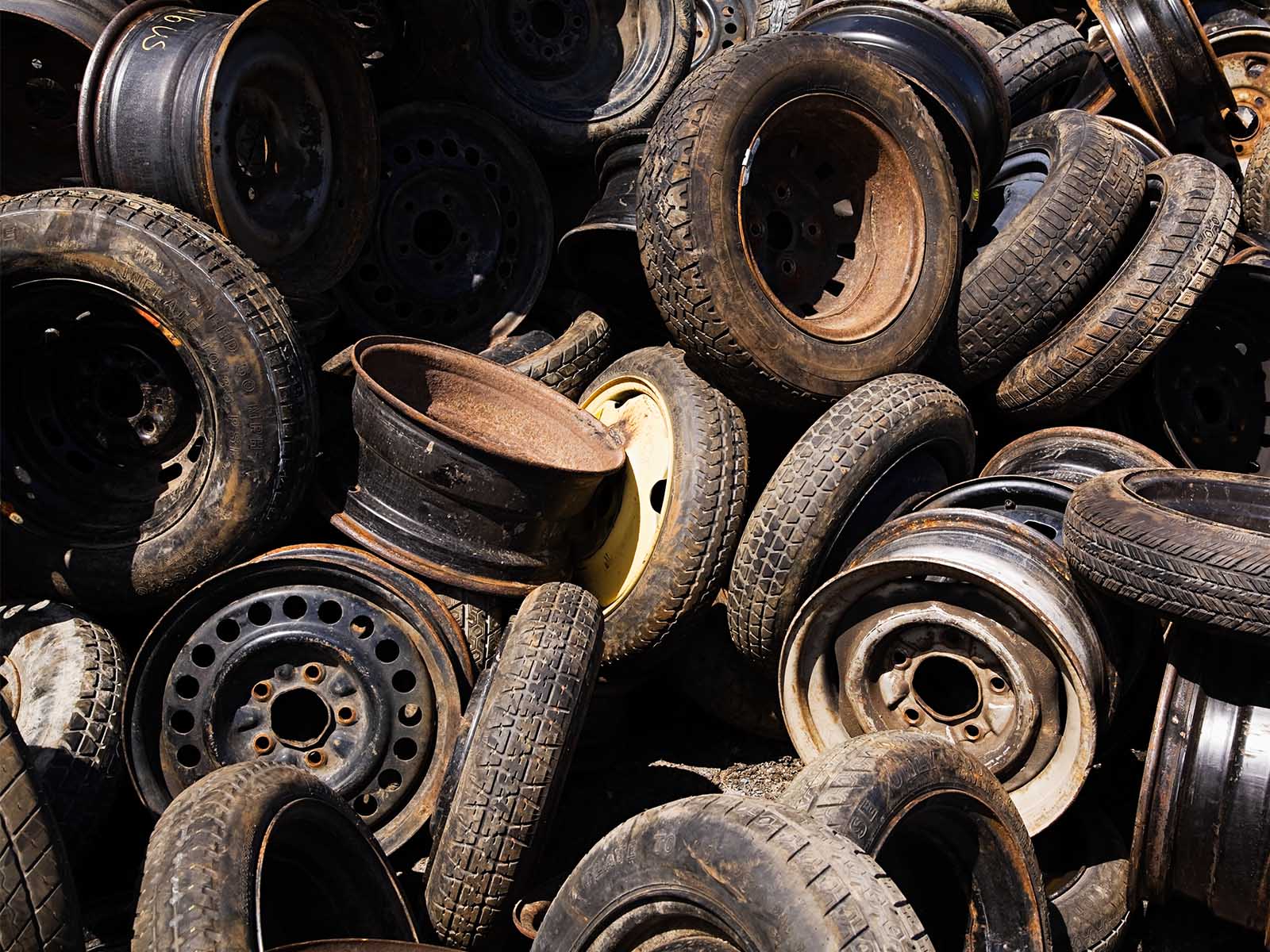 Why Smart Contractors Choose Recycled Rubber Over Concrete